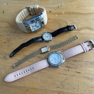 Assorted Watches Used Not Working For Parts Or Pieces lot 23